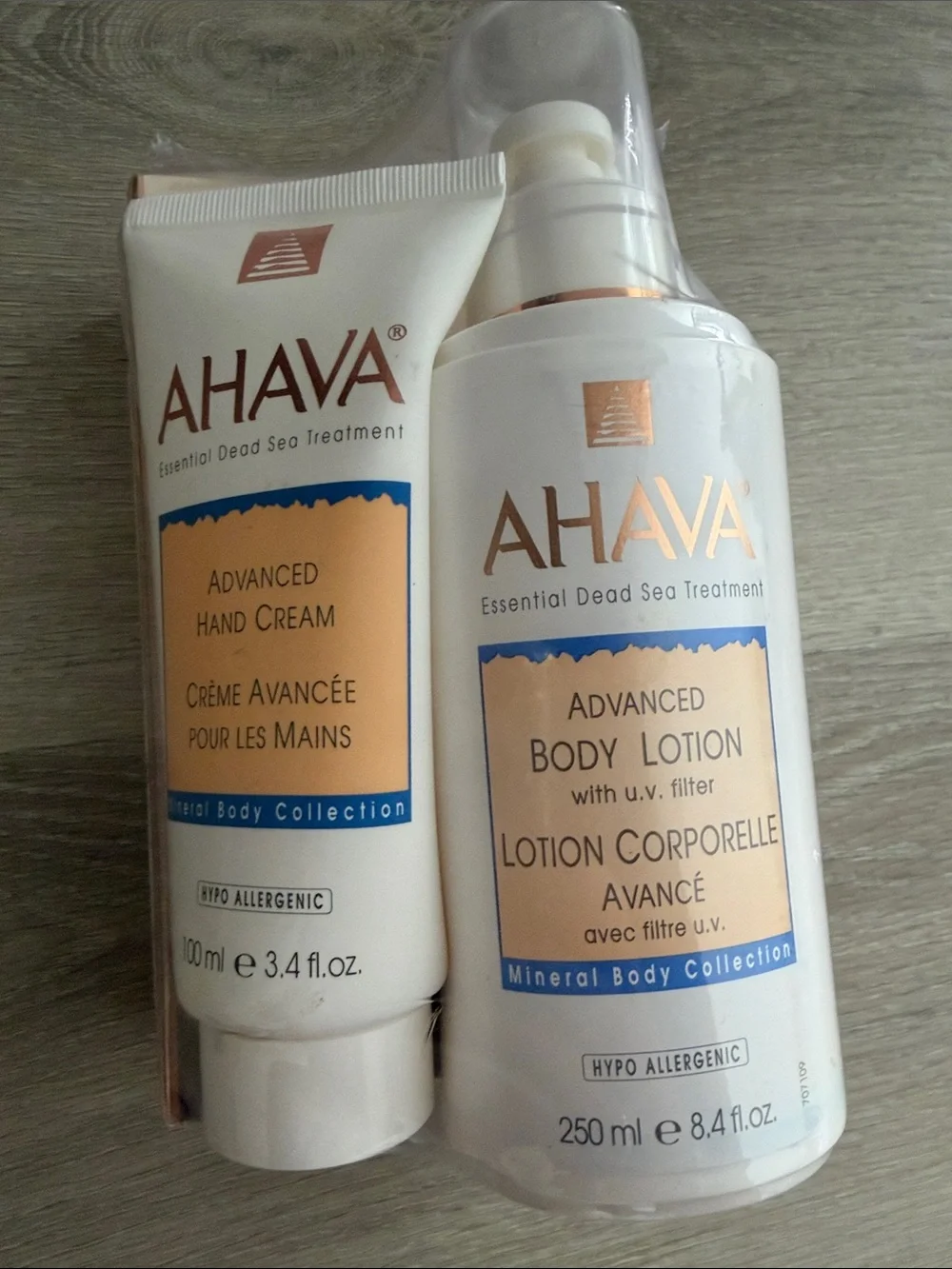4 AHAVA Women’s Moisturizer Set Cream Packaging